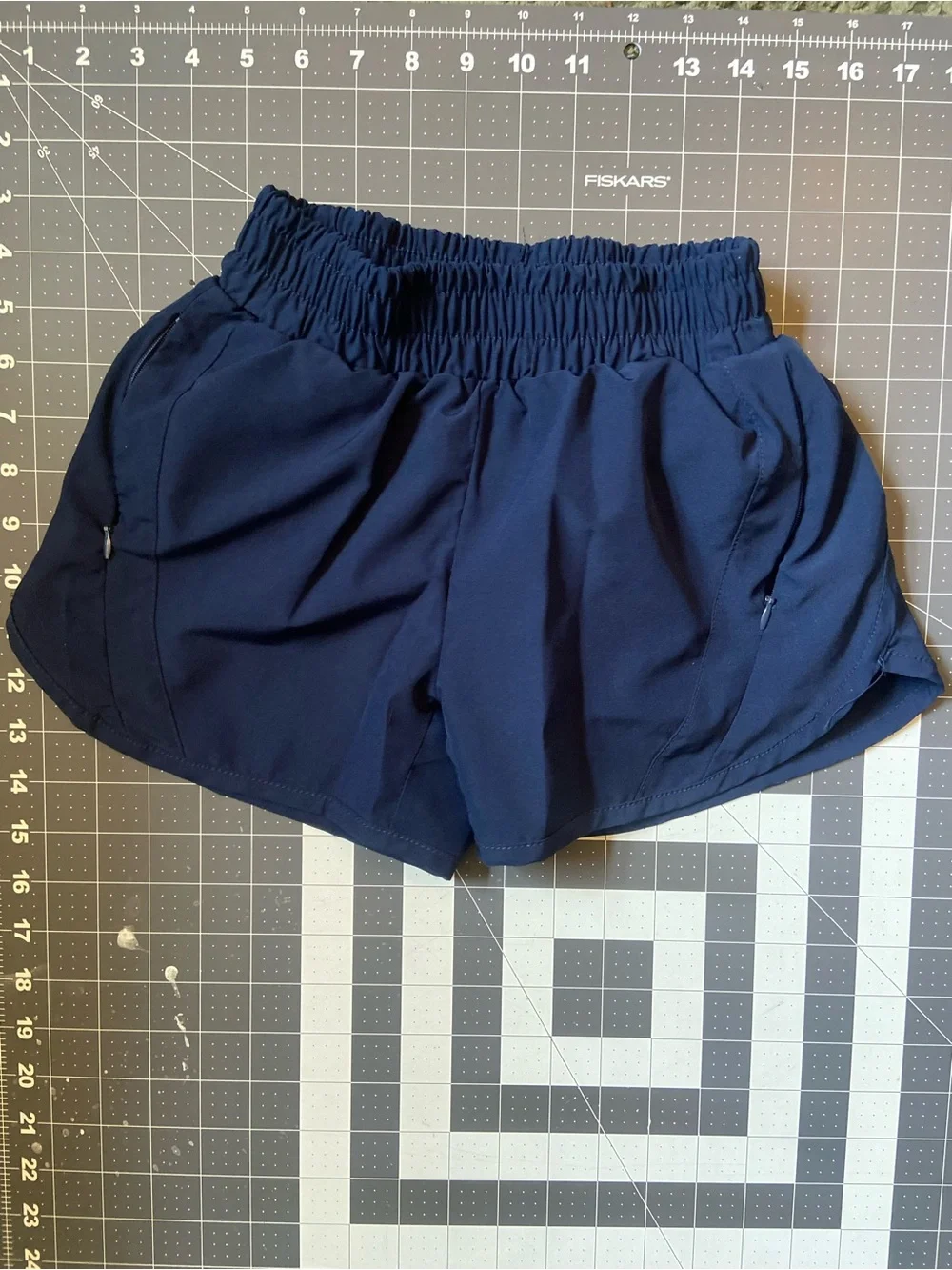 Navy Blue Girls Athletic Shorts 9/10with Elastic Waist Zip Pockets